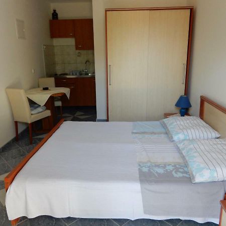 Apartments Indira II Ловиште Экстерьер фото