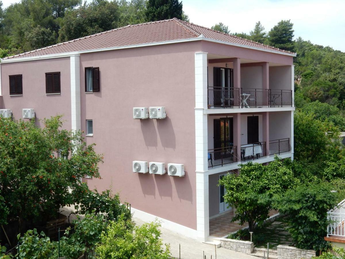 Apartments Indira II Ловиште Экстерьер фото