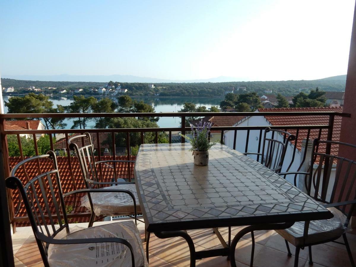 Apartments Indira II Ловиште Экстерьер фото