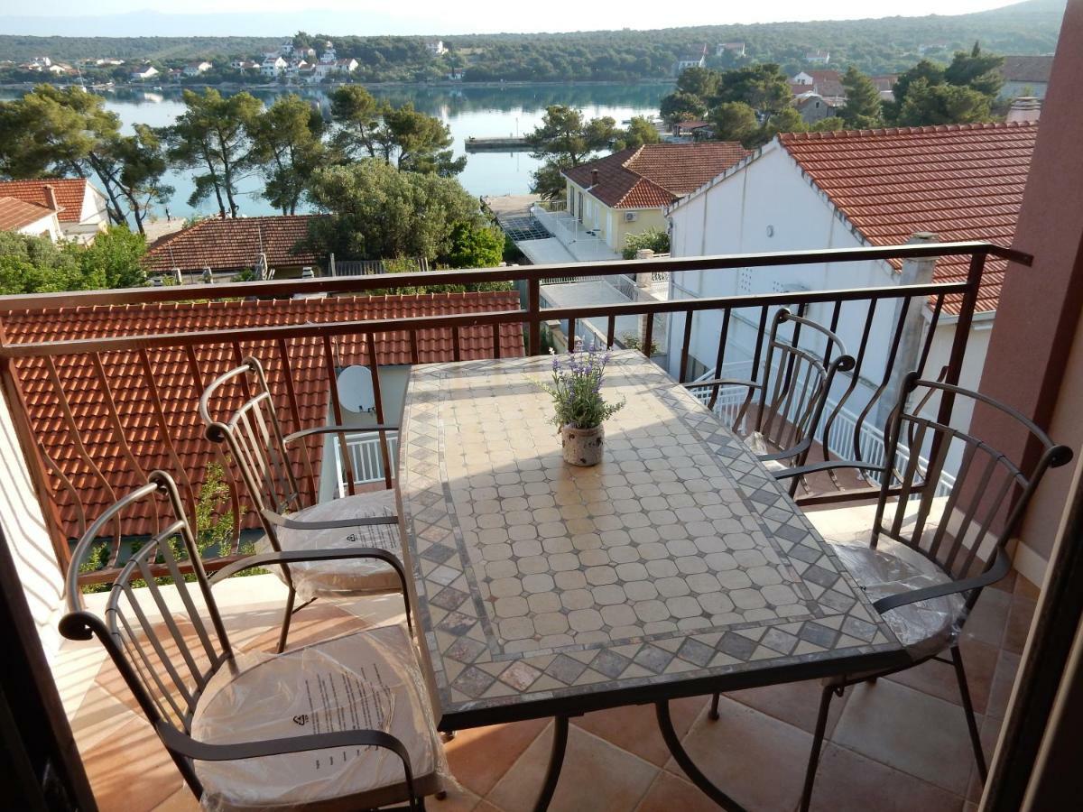 Apartments Indira II Ловиште Экстерьер фото