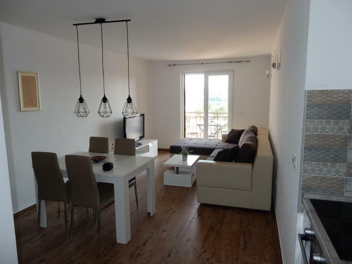 Apartments Indira II Ловиште Экстерьер фото