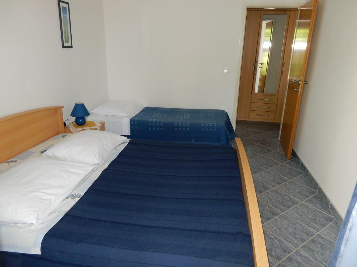 Apartments Indira II Ловиште Экстерьер фото