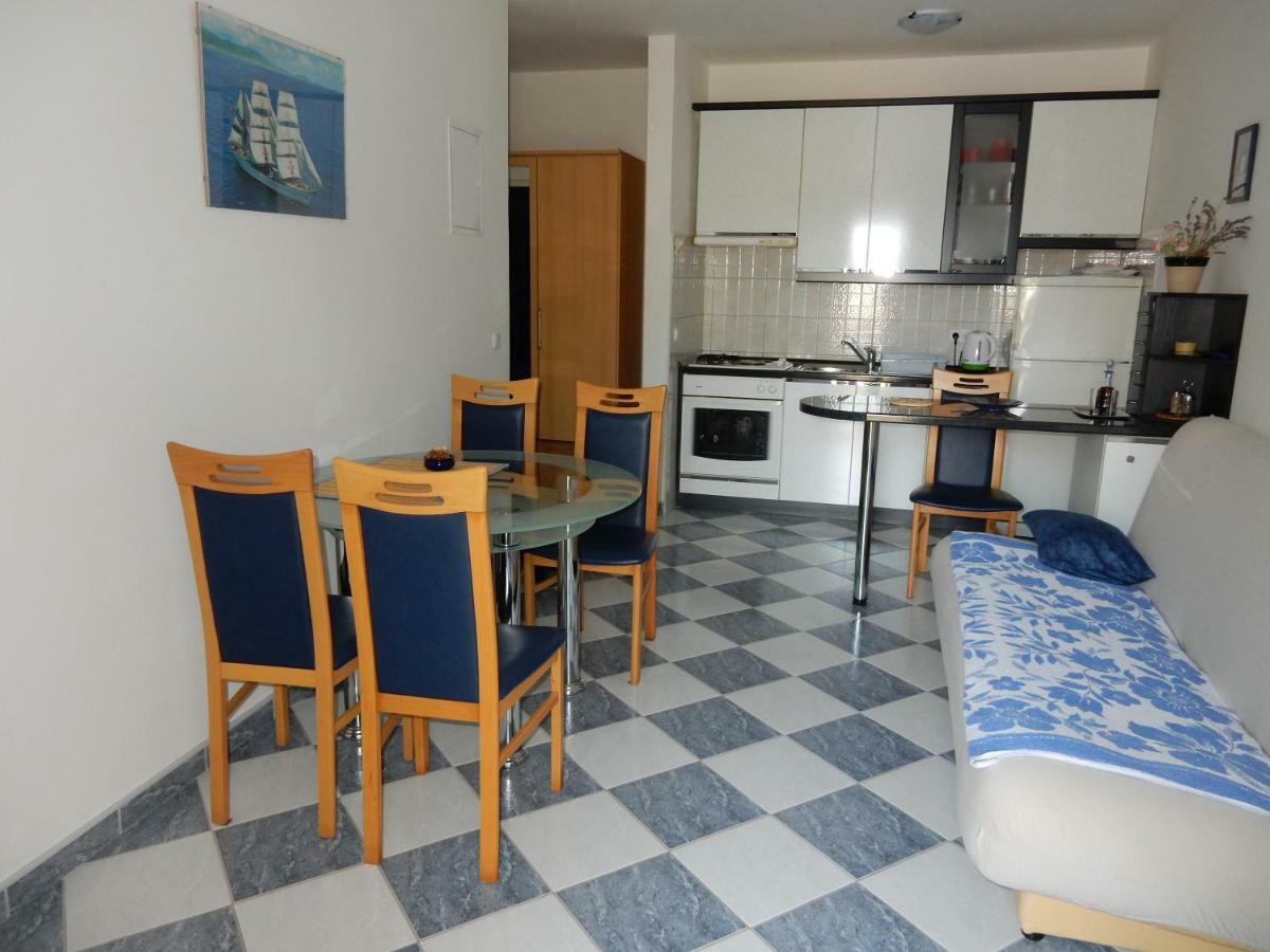 Apartments Indira II Ловиште Экстерьер фото