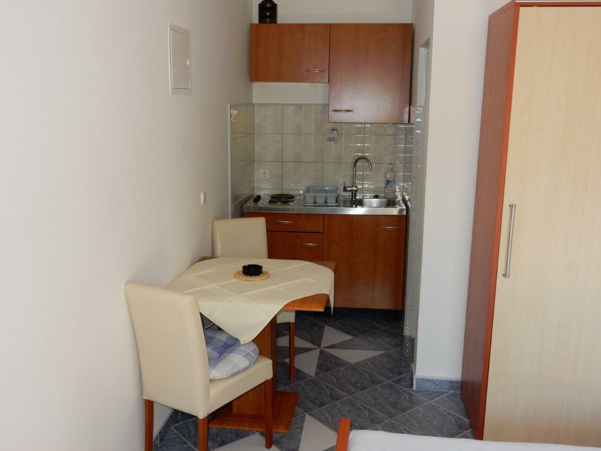 Apartments Indira II Ловиште Экстерьер фото