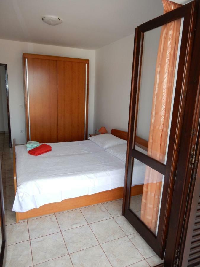 Apartments Indira II Ловиште Экстерьер фото