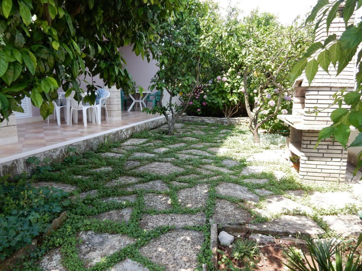 Apartments Indira II Ловиште Экстерьер фото